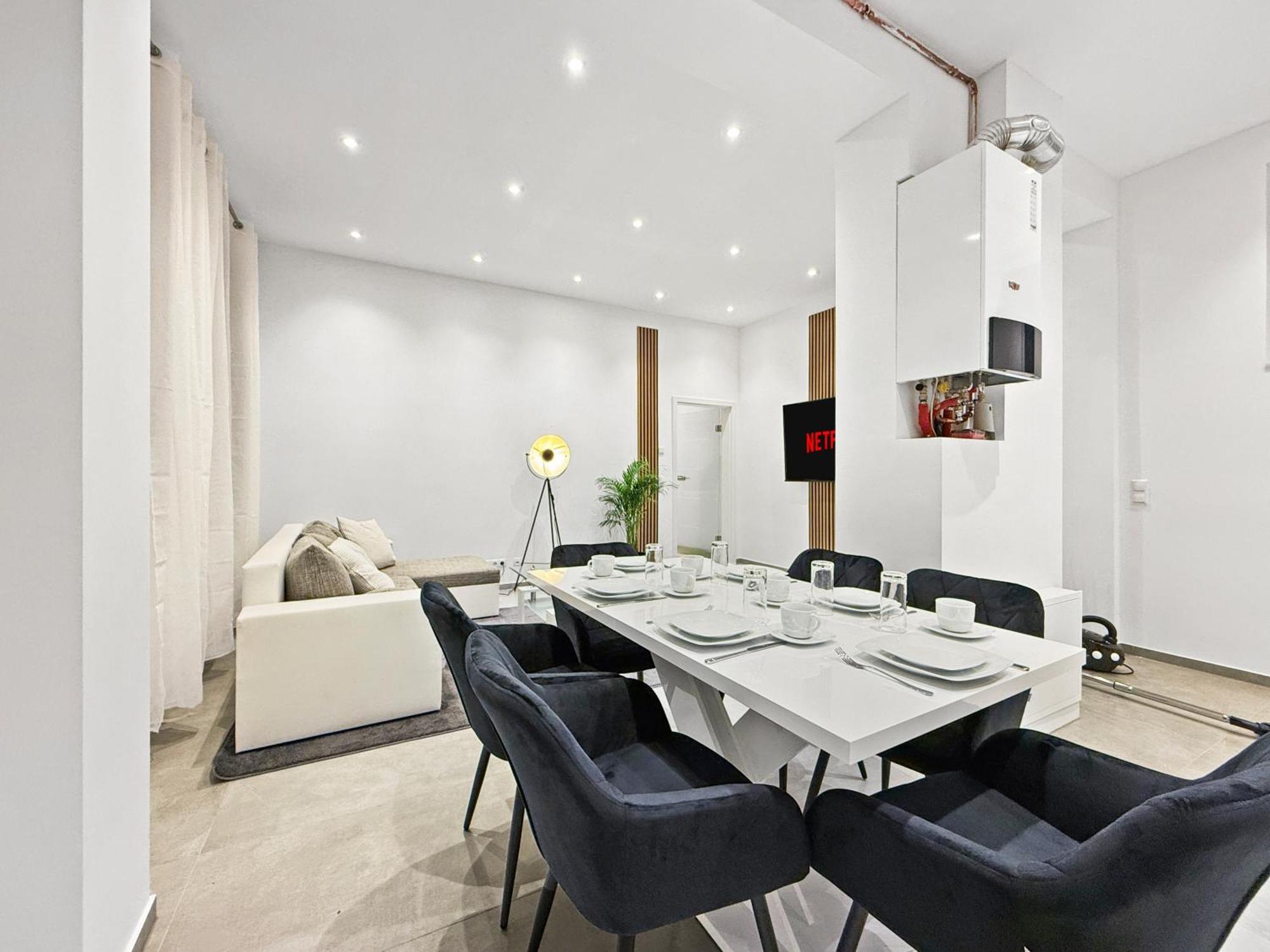 Premium Mit Balkon Und 3 Br Apartment Hannover