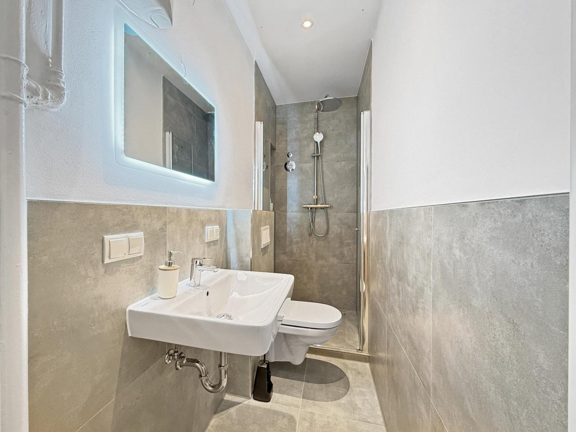 Premium Mit Balkon Und 3 Br