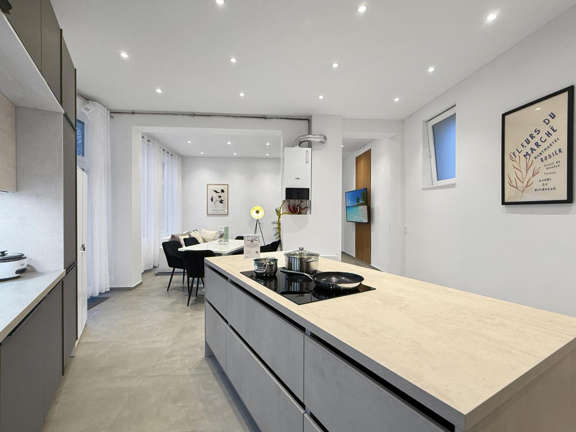 Premium Mit Balkon Und 3 Br * Hannover