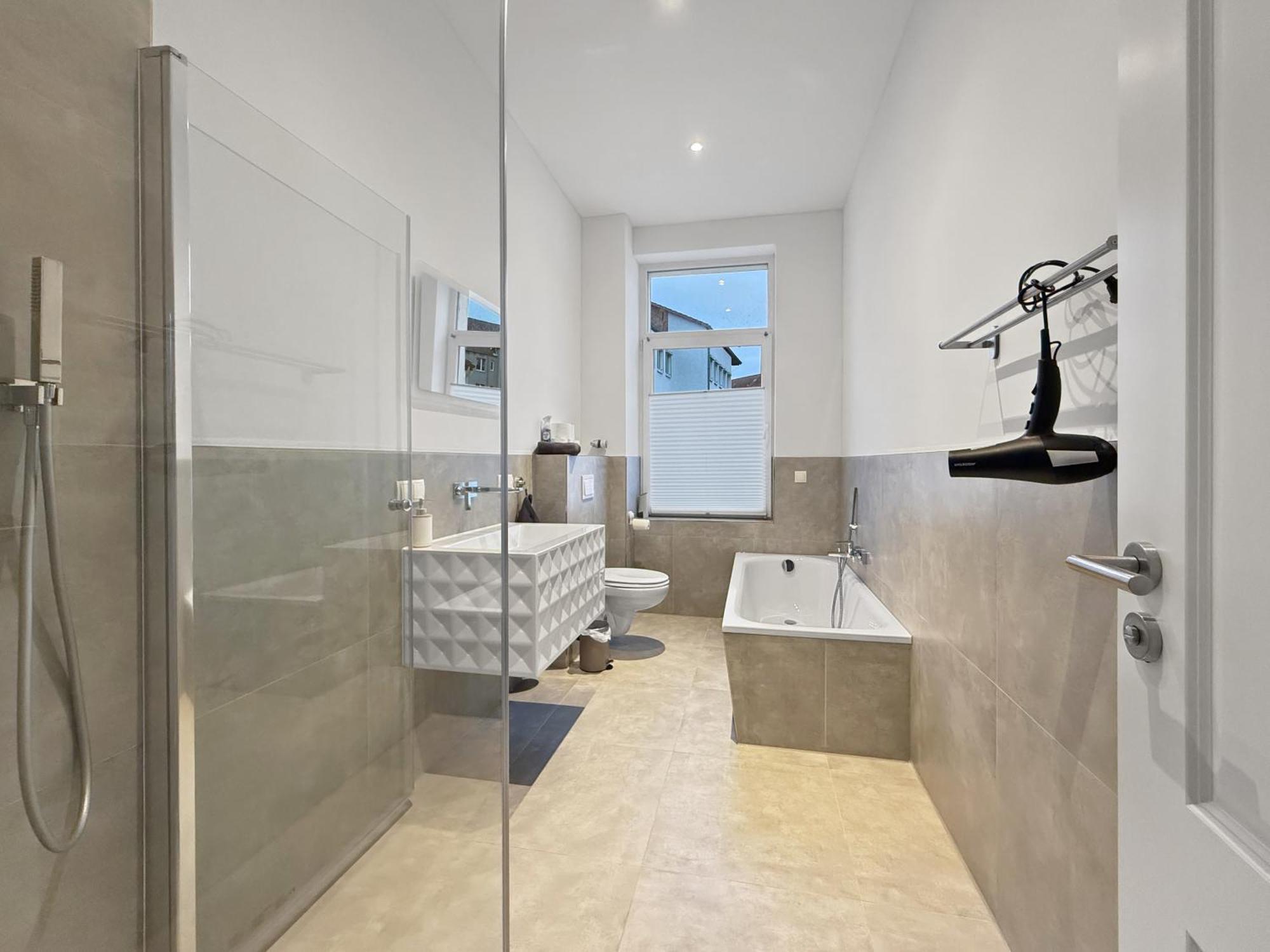 Premium Mit Balkon Und 3 Br